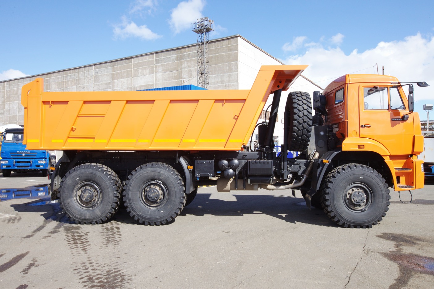 Самосвал КАМАЗ 65222