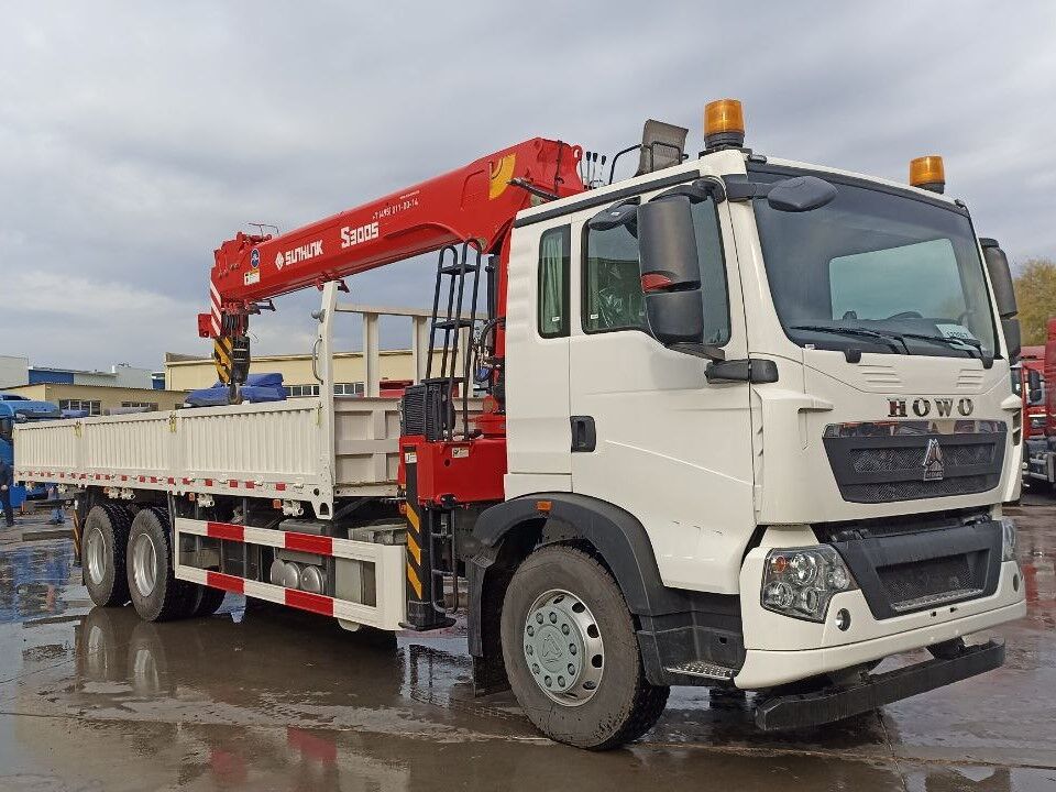 Бортовой грузовик Howo T5G с КМУ Sunhunk S3005