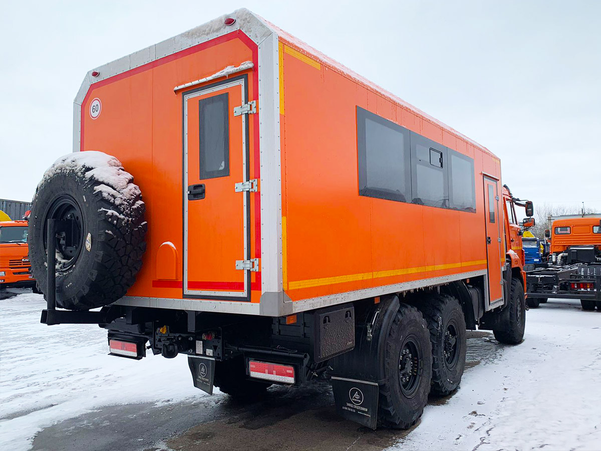 Вахтовый автобус КАМАЗ 43118